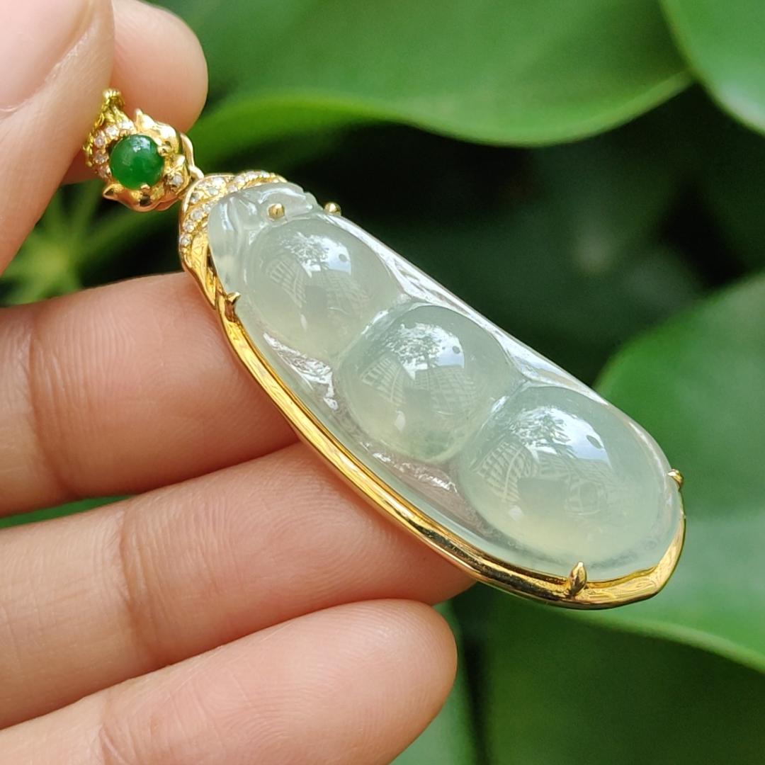 High Quality Good Translucent Light Green Hue Natural Type A Jadeite Jade Crafted as Bean, set on 18k gold as Pendant Necklace certificate weighs 6.88 grams (18kp68) Yi Pin Qian Jadeites Jade Jewelry ~Your Precious Quintessential ~ Singapore