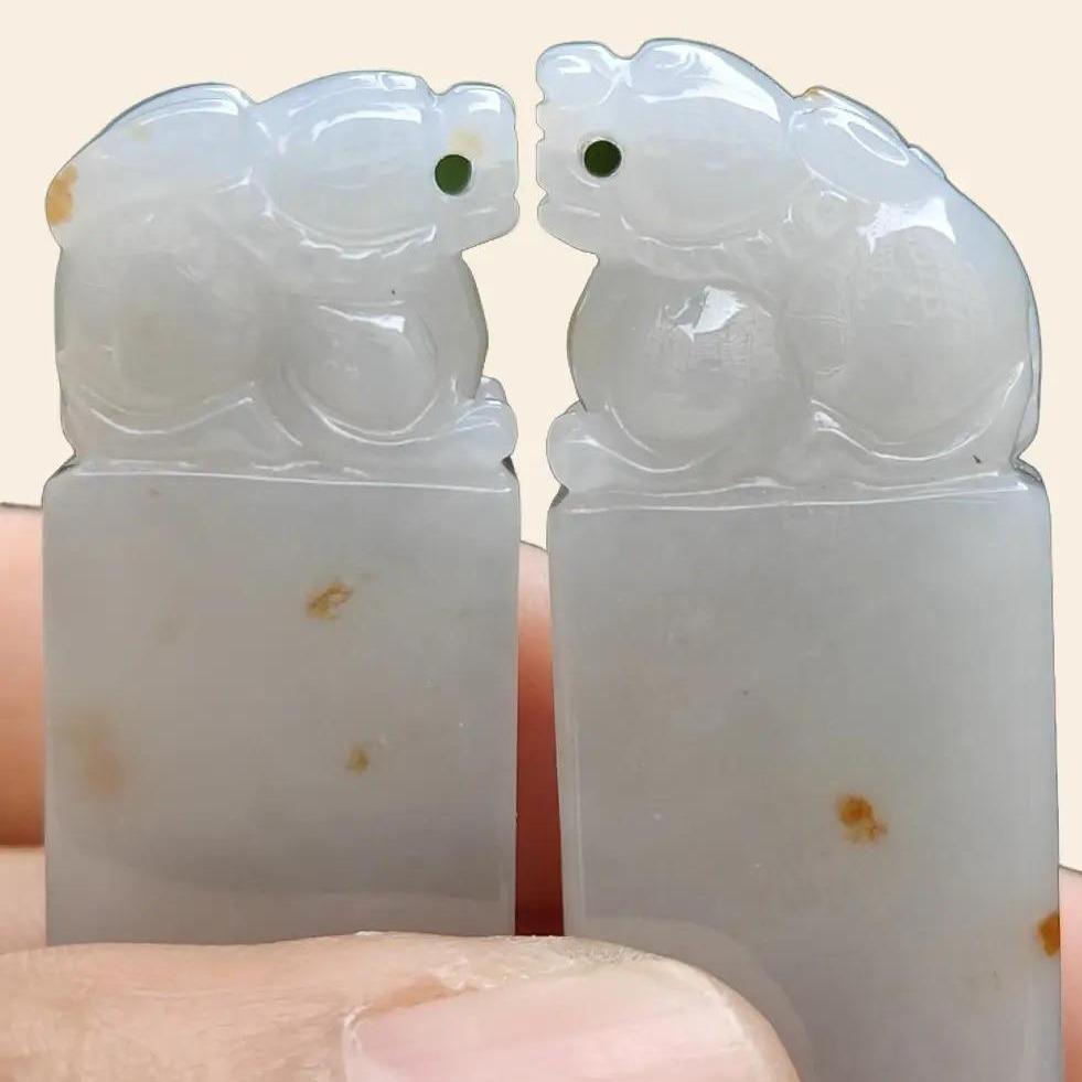 Type A Natural Jadeite Jade with Golden Yellow Patches High Quality - Crafted as pixiu for stamp or display, certificate weighs 15.79 and 15.76 grams, measurement 37.7 * 15.6 * 10 and 39.1 * 14.7 * 9.3 mm(hand8) Yi Pin Qian Jadeites Jade Jewelry ~Your Precious Quintessential ~ Singapore