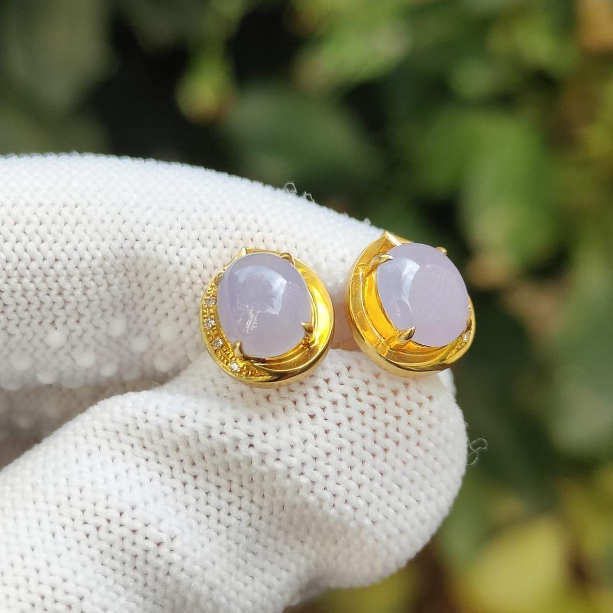 New SG Local High-Quality pair of Light Lavender crafted as cabochons on Natural Type A Jadeite Jade set with 18k gold as stud earrings, certificate weighs 2.51 grams (18k02) Yi Pin Qian Jadeites Jade Jewelry ~Your Precious Quintessential ~ Singapore
