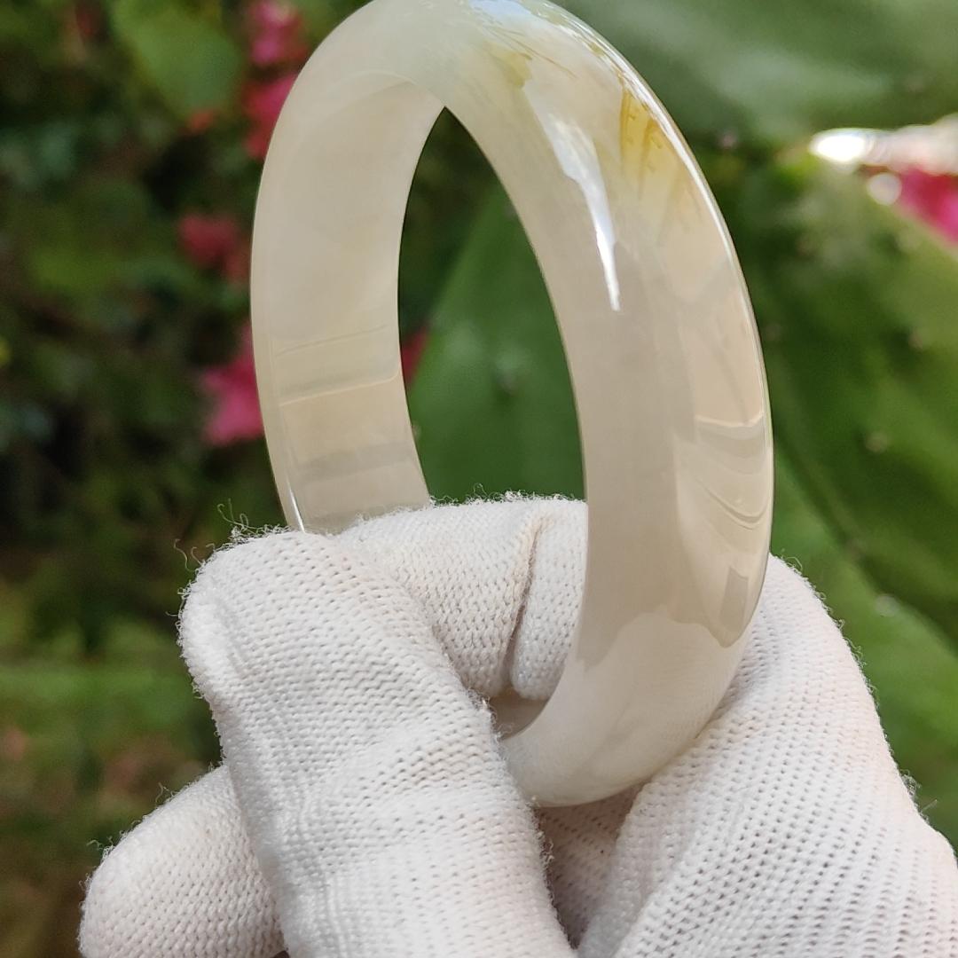 Very Rare Lemon-Yellow Patch Natural Type A Jadeite Jade crafted as Peace Bangle, certificate weighs 58.76 grams, measurement 15.3 * 7.1 * 56.4 mm (bangle9) Yi Pin Qian