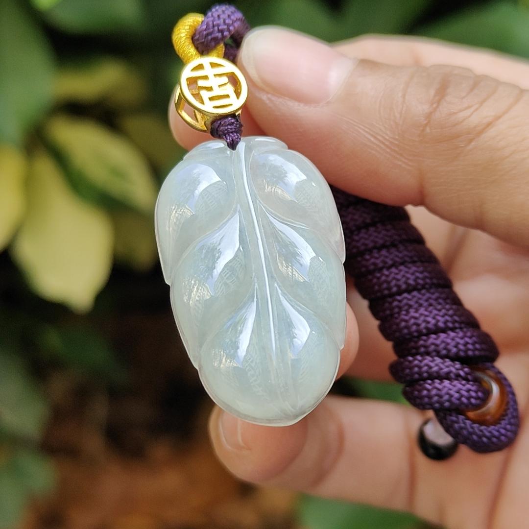 New Arrival in Singapore - Pendant Necklace Crafted as Leaf on Natural Type A Jadeite Jade, certificate weighs 6.89 grams, measurement 34.2 * 20.9 * 5.1 mm (pendant330) Yi Pin Qian Jadeites Jade Jewelry ~Your Precious Quintessential ~ Singapore
