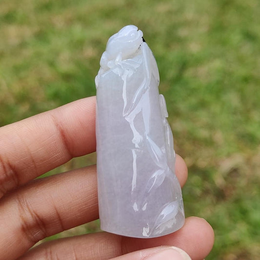 Lavender and Green Natural Type A Jadeite Jade crafted as Bamboo with lizard as a Pendant with certificate weigh 27.29 grams, measurement 54 * 22.3 * 11.8 mm (pendant198) Yi Pin Qian