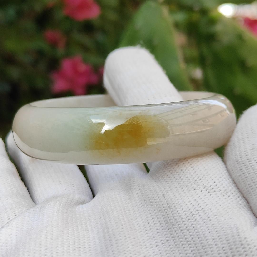 Very Rare Lemon-Yellow Patch Natural Type A Jadeite Jade crafted as Peace Bangle, certificate weighs 58.76 grams, measurement 15.3 * 7.1 * 56.4 mm (bangle9) Yi Pin Qian
