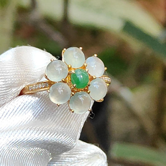 Very beautiful six Icy cabochon with good translucency Natural Type A Jadeite setting on G18k gold with 1 green cabochon forming a flower design ring and diamonds, certificate included weigh 2.68 grams, finger size 16.5mm,details on description (18kring3) Yi Pin Qian