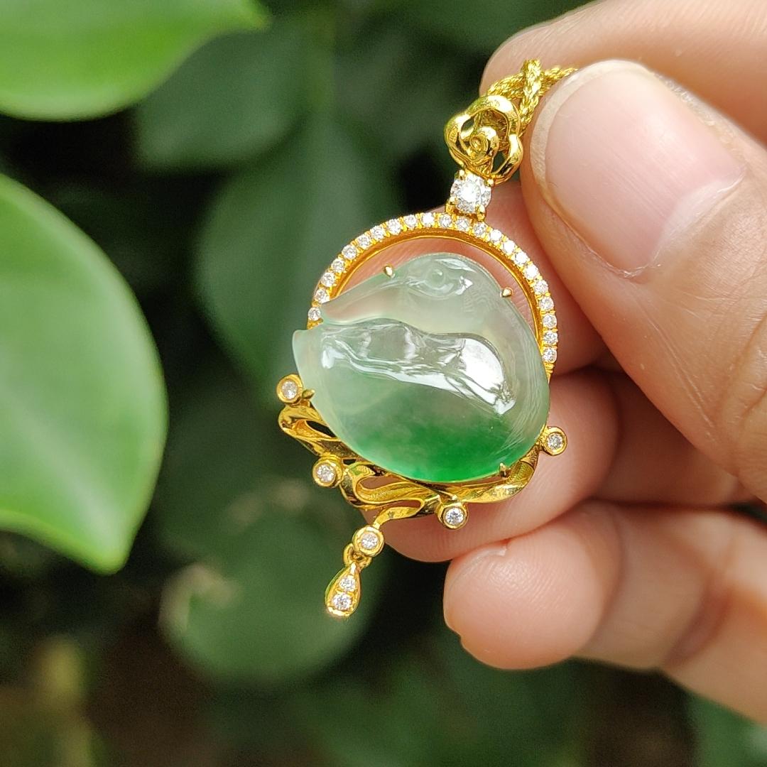 Very Rare Premium Natural Type A Jadeite-Jade with Green and Green Hue, Good Translucent, set with 18k Gold crafted as Swan Pendant, certificate weighs 3.55 grams, measurement 37 * 20 * 6.5 mm (18kp67) Yi Pin Qian Jadeites Jade Jewelry ~Your Precious Quintessential ~ Singapore