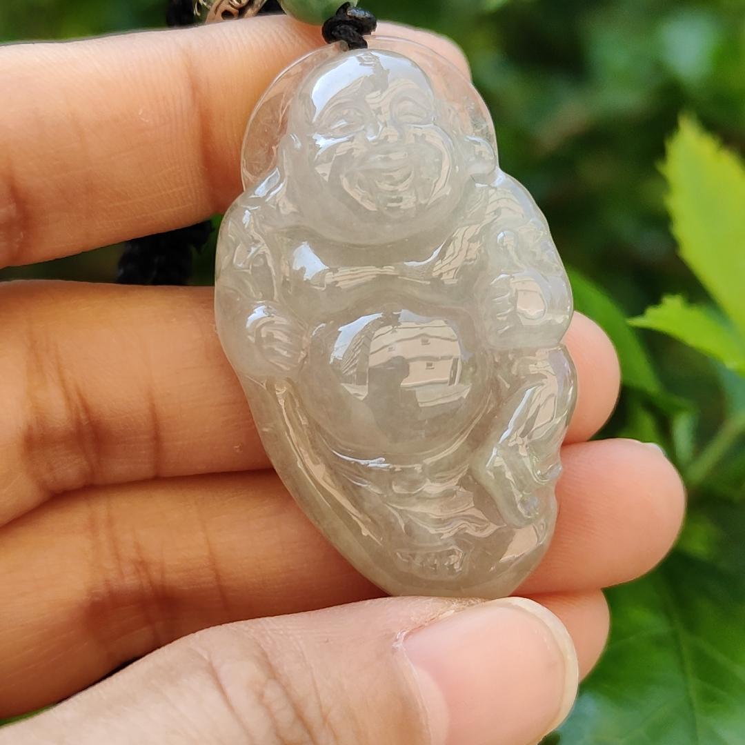 Semi Icy Milo Buddha Natural Type A Jadeite Pendant with certificate weighs 13.87 grams, 44.2 * 26.5 * 8.1 mm, milo represent The strength that can tolerate the things of the world represents the mind that can solve a thousand sorrows (pendant85) Yi Pin Qian