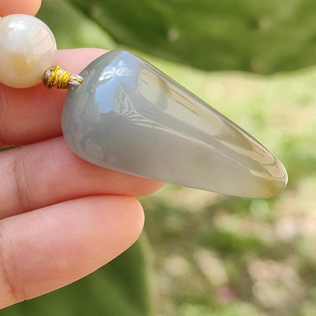 Stunning piece of Natural Type A Jadeite Pendant Necklace crafted with nothing, symbols of Peace and peace, everything goes well, with QIC labs approved certificate weigh 10.79 grams, 35.5 * 18.3 * 8.8 mm, very suitable for daily wear (pendant39) Yi Pin Qian