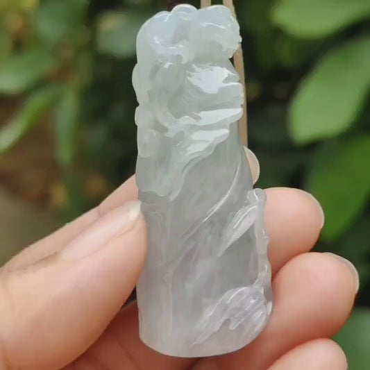Bambu dengan Pixiu Dibuat pada Warna Hijau Muda dengan Jenis Alami Lavender Muda Sertifikat perhiasan Jadeite Burma A beratnya 23,91 gram, ukuran 50,3 * 20,6 * 12,8 mm (liontin 318)