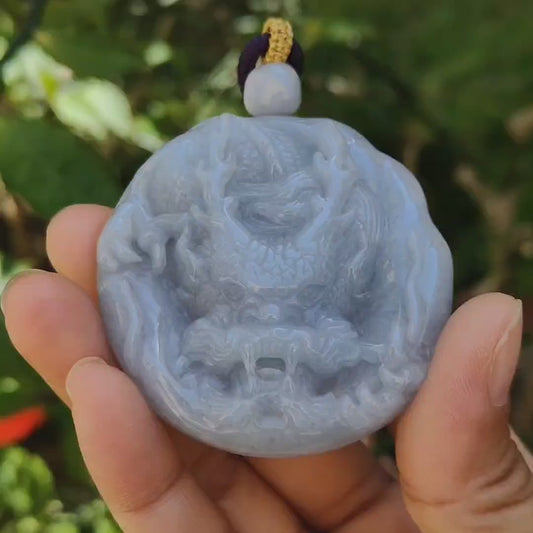 Kalung Liontin Naga Mendominasi Lavender Jadeite Tipe A Alami dengan sertifikat termasuk berat 66,61 gram, 53,3 * 53,1 * 13,7 mm, cocok untuk dipakai sehari-hari