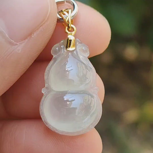 Premium Light Green Hue Natural Type A Jadeite Jade crafted with shape of Gourd as Pendant set with 18k Clasp, certificate weigh 2.36 grams, measurement 20.5 * 12.9 * 5.9 mm (18kp31)