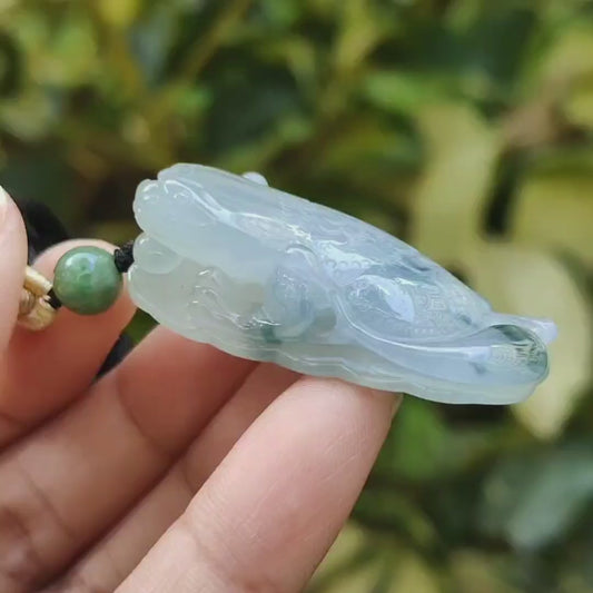 Newly Listed High Quality Three Legs Toad Pendant on Natural Type A Jadeite Jade certificate weighs 17.26 grams, measurement 40.6 * 17.3 * 13.5 mm (pendant381)